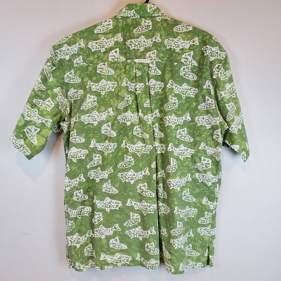 Flyshacker Green Batik Fish Button Up Shirt Size Medium Mens Hawaiian Fishing - Picture 4 of 8